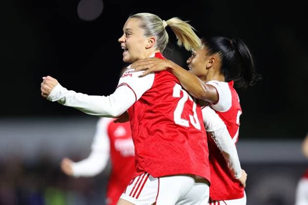 Arsenal gegen OL Lyonnes Women 07. Oktober 2025, Boreham Wood UEFA Women™s Champions League Arsenal gegen OL Lyonnes Women Alessia Russo von Arsenal feiert den Führungstreffer Foto Charlotte Wilson Abseits Boreham Wood UK  Copyright: xCharlottexWilsonx xOffsidexOffside