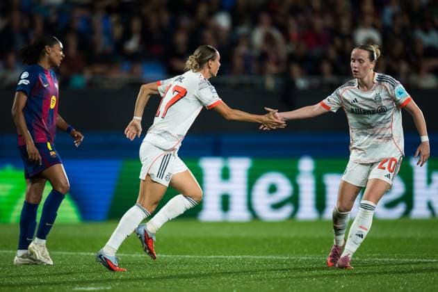 Spain-Football-Women s Champions League FC Barcelona, Barca v Bayern Munich in Barcelona, Spain. Barcelona, Spain, 7, October, 2025. Bayern Munich women player (17) Klara Bühl celebrates his score with (20) Franziska Kett during Women™s Champions League match between FC Barcelona and Bayern Munich in Johan Cruyff Stadium, Barcelona, Spain, on October 7, 2025. Barcelona Johan Cruyff Stadium Barcelona Spain