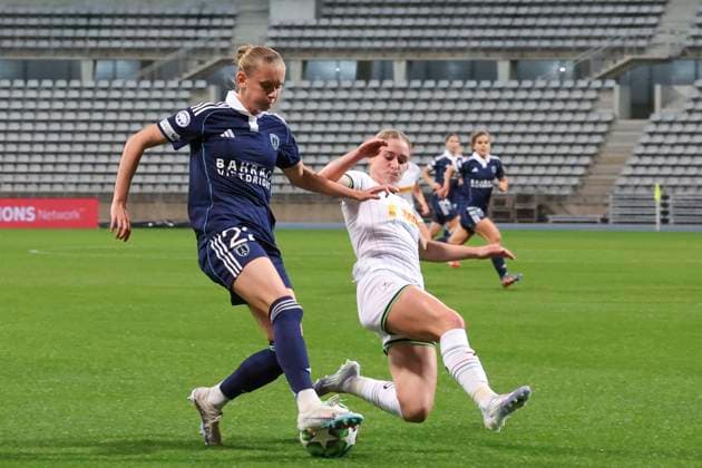 FOOTBALL FEMININ : Paris FC Vs Leuven - Ligue des Champions - 07 10 2025 Nora Haheim (Paris FC) Vs Kim Everaerts (OH Leuven) ParisFrance  Copyright: xMichtofx