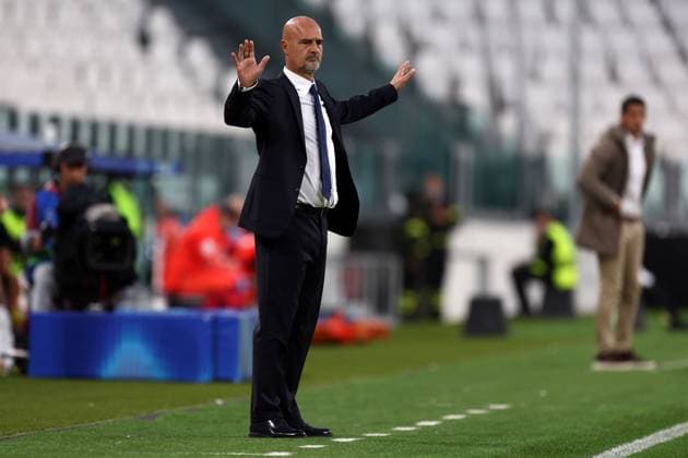 Juventus Fc v SL Benfica - UEFA Women Champions League 2025 26 League Phase MD1 Massimiliano Canzi , head coach of Juventus Fc gestures during the UEFA Women Champions League Phase MD1 match between Juventus Fc and SL Benfica at Allianz Stadium on October 7, 2025 in Turin, Italy . Torino Allianz Stadium Italy Copyright: xMarcoxCanonierox