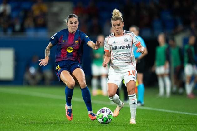 Spain-Football-Women s Champions League FC Barcelona, Barca v Bayern Munich in Barcelona, Spain. Barcelona, Spain, 7, October, 2025. FC Barcelona player (04) Mapi Leon vies with (10) Linda Dallmann during Women™s Champions League match between FC Barcelona and Bayern Munich in Johan Cruyff Stadium, Barcelona, Spain, on October 7, 2025. Barcelona Johan Cruyff Stadium Barcelona Spain