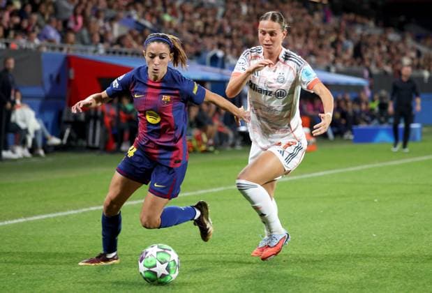 FC Barcelona, Barca v FC Bayern Munchen - UEFA Women s Champions League 2025 26 League Phase MD1 Klara Buhl and Aitana Bonmati play during the match between FC Barcelona Women and FC Bayern Munich Women, corresponding to matchday 1 of the league phase of the UEFA Women s Champions League, at the Johan Cruyff Stadium in Barcelona, Spain, on October 7, 2025. Barcelona Barcelona Spain  Copyright: xUrbanandsportx originalFilename:urbanandsport-fcbarcel251007_npCjE.jpg