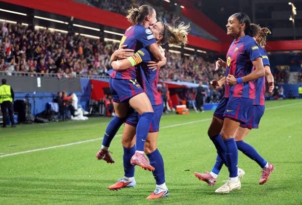 FC Barcelona, Barca v FC Bayern Munchen - UEFA Women s Champions League 2025 26 League Phase MD1 Ewa Pajor and Alexia Putellas celebrate during the match between FC Barcelona Women and FC Bayern Munich Women, corresponding to matchday 1 of the league phase of the UEFA Women s Champions League, played at the Johan Cruyff Stadium in Barcelona, Spain, on October 7, 2025. Barcelona Barcelona Spain  Copyright: xUrbanandsportx originalFilename:urbanandsport-fcbarcel251007_npPLf.jpg