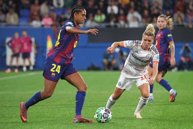 FC Barcelona, Barca v FC Bayern Munchen - UEFA Women s Champions League 2025 26 League Phase MD1 Esmee Brugts and Linda Dallmann play during the match between FC Barcelona Women and FC Bayern Munich Women, corresponding to matchday 1 of the league phase of the UEFA Women s Champions League, at the Johan Cruyff Stadium in Barcelona, Spain, on October 7, 2025. Barcelona Barcelona Spain  Copyright: xUrbanandsportx originalFilename:urbanandsport-fcbarcel251007_npxyc.jpg