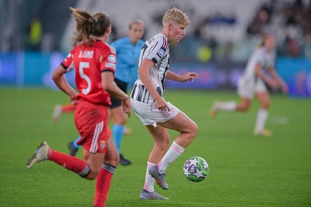 Juventus FC v SL Benfica - UEFA Women s Champions League 2025 26 League Phase MD1 Paulina Krumbiegel plays for Juventus during the UEFA Women s Champions League match between Juventus Women and SL Benfica at Allianz Stadium in Torino, Italy, on October 7, 2025. Torino Italy  Copyright: xAndreaxxAmatox originalFilename:amato-notitle251007_npWPN.jpg