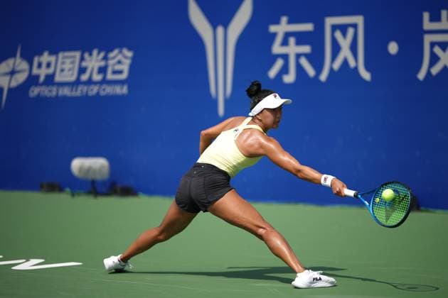 WUHAN, CHINA - OCTOBER 08: Ann Li of United States returns a shot in the Women s Singles Round of 32 match against Ekaterina Alexandrova on day 5 of 2025 Wuhan Open at Optics Valley International Tennis Center on October 8, 2025 in Wuhan, Hubei Province of China.  Copyright: xVCGx 111595850768