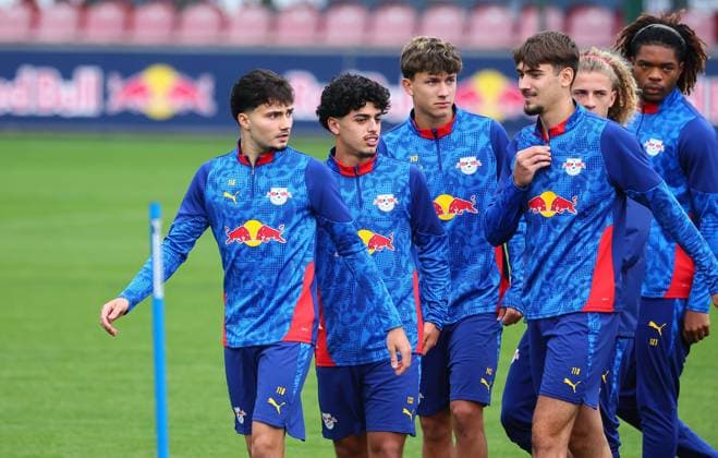 RB Leipzig Training Bundesliga Leipzig, 07 10 2025, RB Leipzig Training Center,Fußball Bundesliga , RB Leipzig Training , In the picture from l Din Klapja, Abdulbaki Al Khalaf, Toni Langsteiner, Niko Tomasevic, Viggo Gebel, Joyeux Masanak Bungi all RB Leipzig Nachwuchs , Picture Point