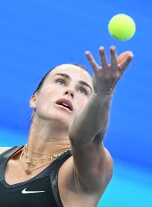 (251008) -- WUHAN, Oct. 8, 2025 -- Aryna Sabalenka of Belarus serves during the women s singles round of 32 match against Rebecca Sramkova of Slovakia at the 2025 Wuhan Open tennis tournament in Wuhan, central China s Hubei Province, Oct. 8, 2025. ) (SP)CHINA-WUHAN-TENNIS-WUHAN OPEN-WOMEN S SINGLES (CN) ChengxMin 