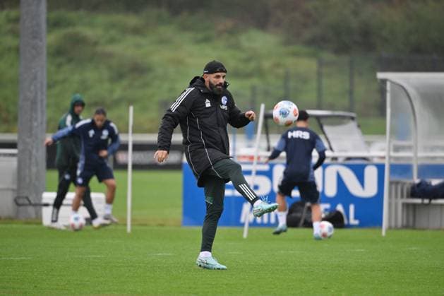 Coach Miron Muslic FC Schalke 04 08 10 2025, Football 2 Bundesliga, Season 2025 2026, Training FC Schalke 04 Gelsenkirchen North Rhine-Westphalia Germany Team2