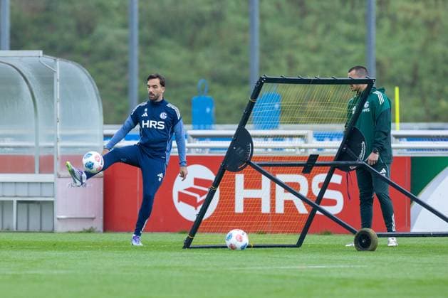08 10 2025, Football, Season 2025 2026, Training FC Schalke 04, Kenan Karaman FC Schalke 04 , Gelsenkirchen Training ground FC Schalke 04 NRW Germany xRHR PHOTO YYx Copyright: RHR-FOTOx RHR-FOTO YY