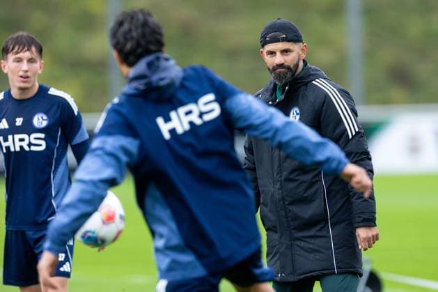 08 10 2025, Football, Season 2025 2026, Training FC Schalke 04, Coach Miron Muslic FC Schalke 04 , Gelsenkirchen Training ground FC Schalke 04 NRW Germany xRHR PHOTO YYx Copyright: RHR-FOTOx RHR-FOTO YY