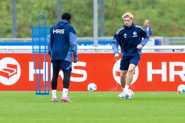 08 10 2025, Football, Season 2025 2026, Training FC Schalke 04, Peter Remmert FC Schalke 04 , Gelsenkirchen Training ground FC Schalke 04 NRW Germany xRHR PHOTO YYx Copyright: RHR-FOTOx RHR-FOTO YY