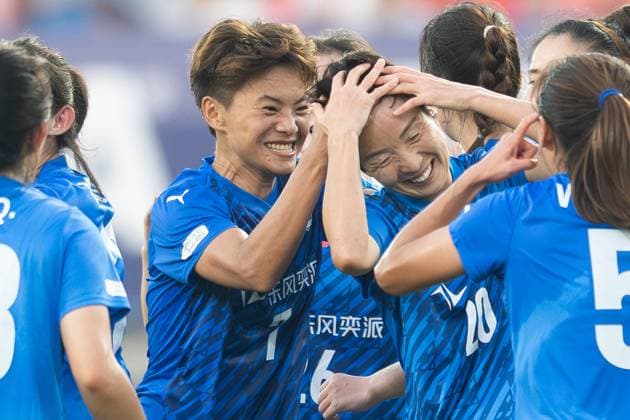 (251008) -- WUHAN, Oct. 8, 2025 -- Kim Hye-Ri (C) of Wuhan Jiangda WFC celebrates with Wang Shuang after assisting teammate Jiang Chenjing scoring during the FIFA Women s Championships Cup 2026 football match between Wuhan Jiangda WFC of China and Auckland United FC of New Zealand in Wuhan, central China s Hubei Province, Oct. 8, 2025. ) (SP)CHINA-WUHAN-FOOTBALL-FIFA WOMEN S CHAMPIONSHIPS CUP 2026-WUHAN JIANGDA WFC VS AUCKLAND UNITED FC (CN) XiaoxYijiu 