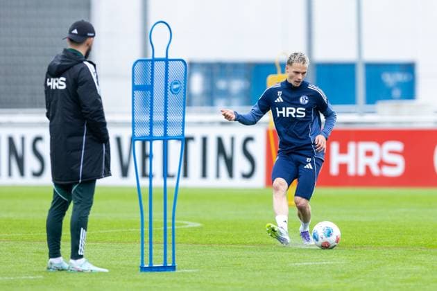 08 10 2025, Football, Season 2025 2026, Training FC Schalke 04, Finn Porath FC Schalke 04 , Gelsenkirchen Training ground FC Schalke 04 NRW Germany xRHR PHOTO YYx Copyright: RHR-FOTOx RHR-FOTO YY