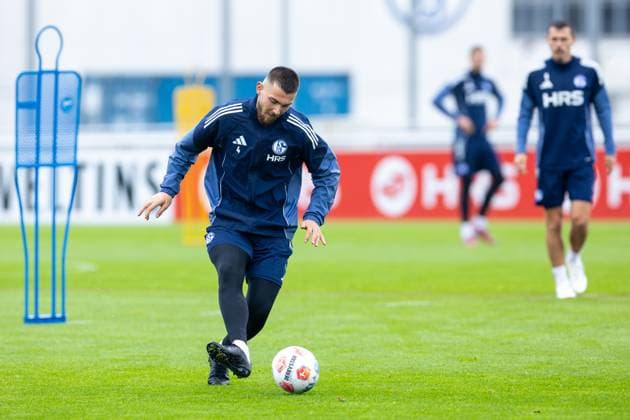 08 10 2025, Football, Season 2025 2026, Training FC Schalke 04, Hasan Kurucay FC Schalke 04 , Gelsenkirchen Training ground FC Schalke 04 NRW Germany xRHR PHOTO YYx Copyright: RHR-FOTOx RHR-FOTO YY