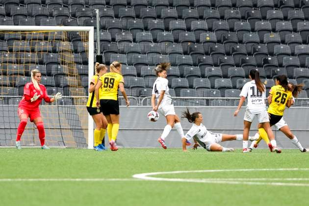 1 0 Goal for BSC YB Women by Laura Frey BSC YB Women , 26 , Switzerland, Women Soccer, UEFA Women s Europa Cup, Second qualifying round, BSC YB Women vs SFK 2000 Sarajevo, 08 10 2025, Stadion Wankdorf, Bern, Switzerland Bern Stadion Wankdorf Canton Bern Switzerland Copyright: xGrantxHubbsx