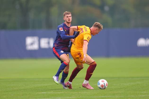 RB Leipzig Dukla Prague test match Leipzig, 08 10 2025, Training center at Cottweg, Football, Men, Season 2025 2026, Test match, RB Leipzig FK Dukla Prague 2 2 2 0 , In the picture from l Timo Werner 36, RB Leipzig and Marios Pourzitidis 37,Prague ,