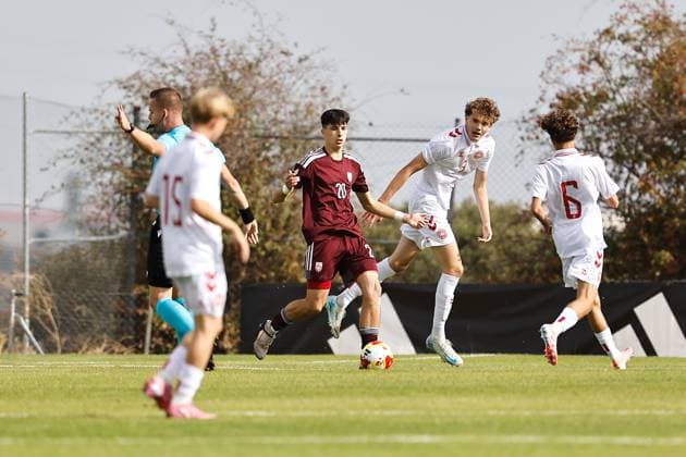 (L-R) Nikita Solomonovs (LAT), Raphael Pedersen (DEN), OCTOBER 8, 2025 - Football Soccer : UEFA Under-17 Championship qualifying round group 4 match between U17, U 17 Latvia - U17 Denmark at the Ciudad Deportiva Los Angeles de San Rafael in Los Angeles de San Rafael, Spain. Noxthirdxpartyxsales  aflo_306342440