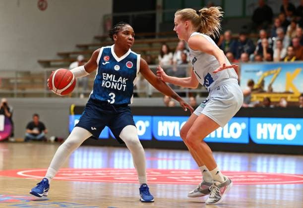 08 10 2025, xmohx, Basketball EuroCup Women, Saarlouis Royals Emlak Konut SK Istanbul v l Jessica Thomas Emlak Konut , Elina Koskimies Saarlouis DFL DFB REGULATIONS PROHIBIT ANY USE OF PHOTOGRAPHS as IMAGE SEQUENCES and or QUASI VIDEO Saarlouis