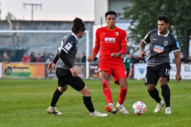 Test match FC Augsburg SSV Ulm 1846 Football 08 10 2025 duel Noahkai BANKS FC Augsburg 40 and Paul Philipp BESONG SSV Ulm 17 duel Test match FC Augsburg SSV Ulm 1846 Football TSV Burgau Sports Center on 08 10 2025 Copyright: xBEAUTIFULxSPORTS Goldbergx