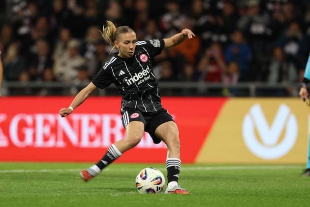 2025 10 03 xJFx second qualifying round UEFA Women™s Europa Cup 2025 2026 Eintracht Frankfurt 1 FC Slovacko v l , Elisa Senss Eintracht Frankfurt scores the goal for 1 0, penalty DFL DFB REGULATIONS PROHIBIT ANY USE OF PHOTOGRAPHS as IMAGE SEQUENCES and or QUASI VIDEO Copyright: JoaquimxFerreira