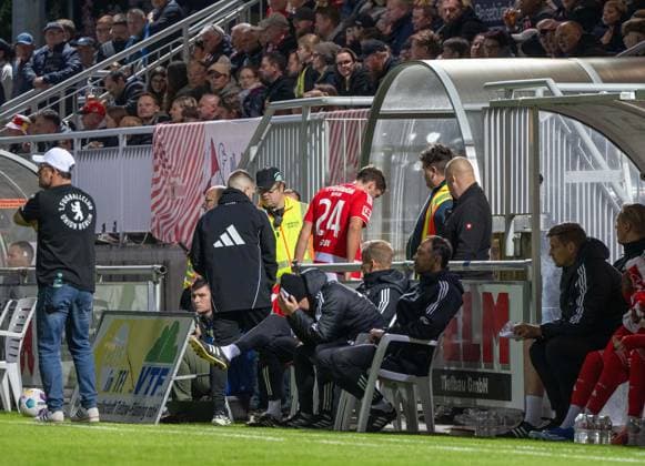 Soccer, Men, Season 2025 2026, Test match, FSV 63 Luckenwalde 1 FC Union Berlin, f l Coach Steffen Baumgart 1 FC Union Berlin , Robert Skov 24 1 FC Union Berlin leaves the pitch early, 08 10 2025, Copyright: xMatthiasxKochx