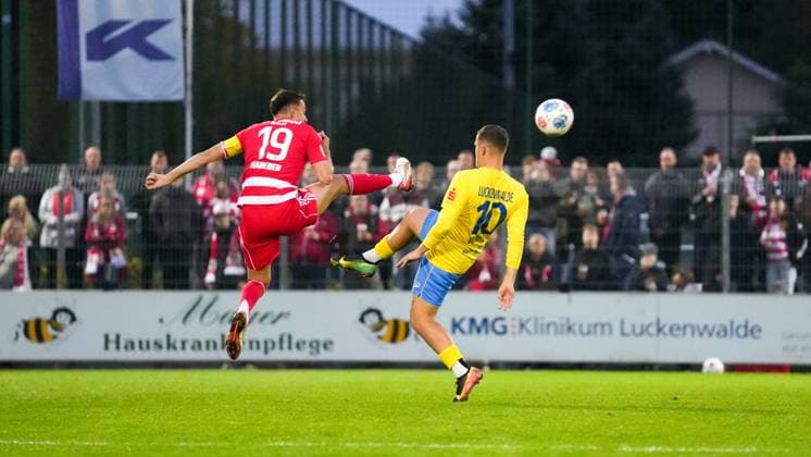 Soccer, Men, Season 2025 2026, Test match, Friendly match, FSV 63 Luckenwalde vs 1 FC Union Berlin, Wednesday 08 10 2025, Werner Seelenbinder Stadion Luckenwalde, In the picture Jannik Haberer l Union and Lucas Will r Luckenwalde Brandenburg Germany