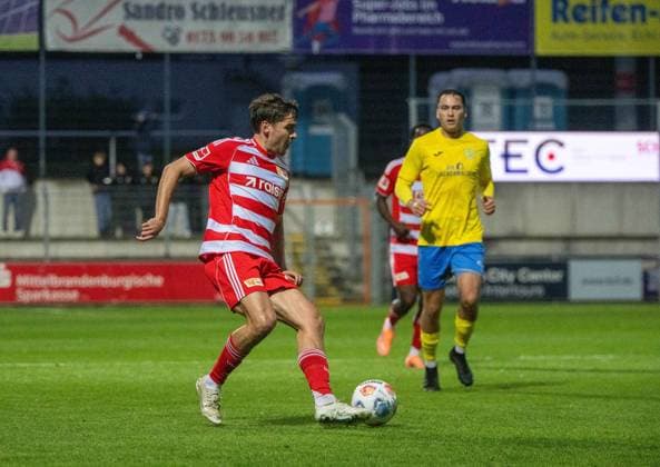 Soccer, Men, Season 2025 2026, Test match, FSV 63 Luckenwalde 1 FC Union Berlin, v l Robert Skov 1 FC Union Berlin , 08 10 2025, Copyright: xMatthiasxKochx