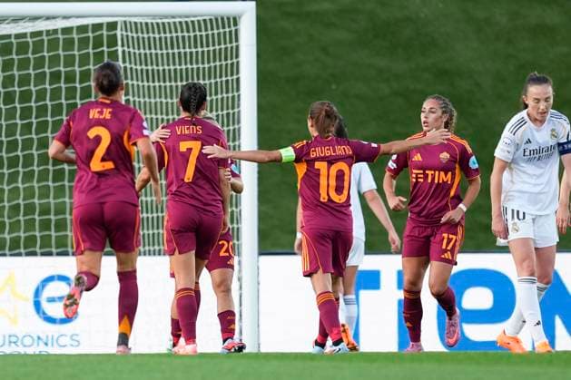 October 8, 2025, Valdebebas, Madrid, Spain: Evelyne Viens of AS Roma celebrates a goal during the UEFA WomenÃ¢â‚¬â ¢s Champions League 2025 26 League Phase MD1, football match played between Real Madrid CF and AS Roma at Alfredo Di Stefano stadium on October 08, 2025, in Valdebebas, Madrid, Spain. Valdebebas Spain - ZUMAa181 20251008_zaa_a181_053 Copyright: xOscarxJ.xBarrosox
