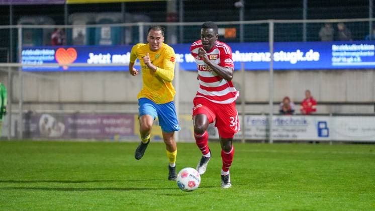 Soccer, Men, Season 2025 2026, Test match, Friendly match, FSV 63 Luckenwalde vs 1 FC Union Berlin, Wednesday 08 10 2025, Werner Seelenbinder Stadion Luckenwalde, In the picture Simon Gollnack l Luckenwalde and Stanley Nsoki r Union Brandenburg Germany
