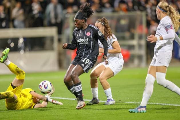 DEU, Frankfurt, Eintracht Frankfurt vs 1 FC Slovacko, UEFA WomenÊ¼s Europa Cup, UEFA, Season 2526, Stadion am Bretanobad, Playoffs, First leg in the picture from l n r AneÅ¾ka Zelenkova 1 FC Slovacko 30 , Nicole Anyomi Eintracht Frankfurt 19 DFB DFL REGULATIONS PROHIBIT ANY USE OF PHOTOGRAPHS AS IMAGE SEQUENCES AND OR QUASI VIDEO, 08 10 2025 Copyright: HMBxMedia HendrikxHamelau