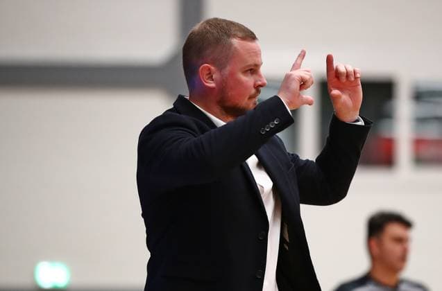 08 10 2025, xmohx, Basketball EuroCup Women, Saarlouis Royals Emlak Konut SK Istanbul Coach Matiss Rozlapa Saarlouis gesticulating DFL DFB REGULATIONS PROHIBIT ANY USE OF PHOTOGRAPHS as IMAGE SEQUENCES and or QUASI VIDEO Saarlouis