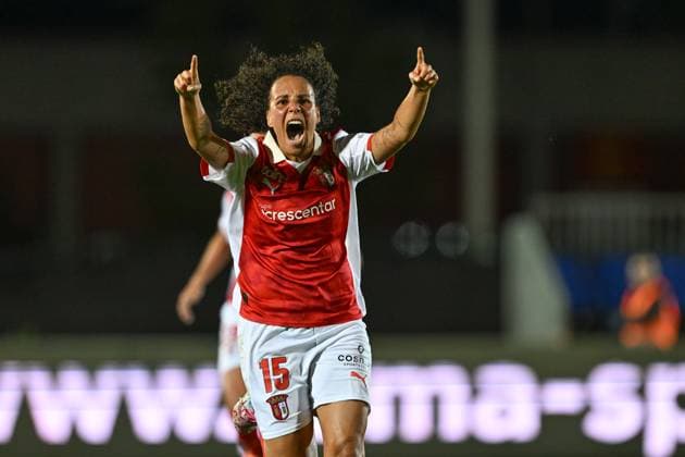 251008 RSC ANDERLECHT VS SC BRAGA Zoi Van De Ven (15) of Braga celebrates after scoring the 0-1 goal during a female soccer game between RSC Anderlecht Women and SC Braga on the 2nd qualifying round first leg of the 2025-2026 season of the Uefa Womens Europa Cup , on Wednesday 8 October 2025 in Deinze , Belgium . PHOTO SPORTPIX David Catry Deinze Burgemeester Van de Wielestadion Belgium  Copyright: xSportpix.bex xDavidxCatryxDavidxCatryx