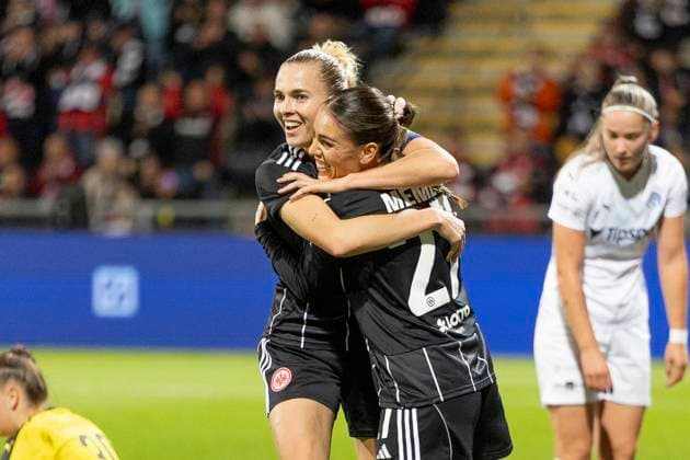 UEFA Womens Europa Cup Eintracht Frankfurt 1 FC Slovacko, 08 10 2025 Laura Freigang Eintracht Frankfurt 10 celebrates her goal for 2 0 with Ereleta Memeti Eintracht Frankfurt 27 , Eintracht Frankfurt 1 FC Slovacko, Frankfurt, Stadion am Brentanobad, 8 10 2025 Copyright: xBEAUTIFULxSPORTS Gawlikx