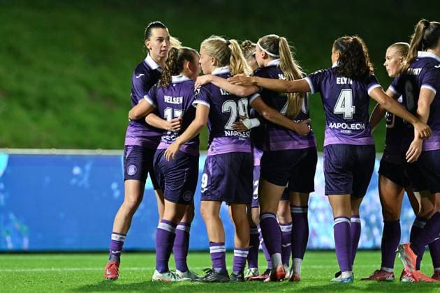 251008 RSC ANDERLECHT VS SC BRAGA Amelie Delabre (99) of Anderlecht celebrates after scoring the 1-1 equalizer goal during a female soccer game between RSC Anderlecht Women and SC Braga on the 2nd qualifying round first leg of the 2025-2026 season of the Uefa Womens Europa Cup , on Wednesday 8 October 2025 in Deinze , Belgium . PHOTO SPORTPIX David Catry Deinze Burgemeester Van de Wielestadion Belgium  Copyright: xSportpix.bex xDavidxCatryxDavidxCatryx