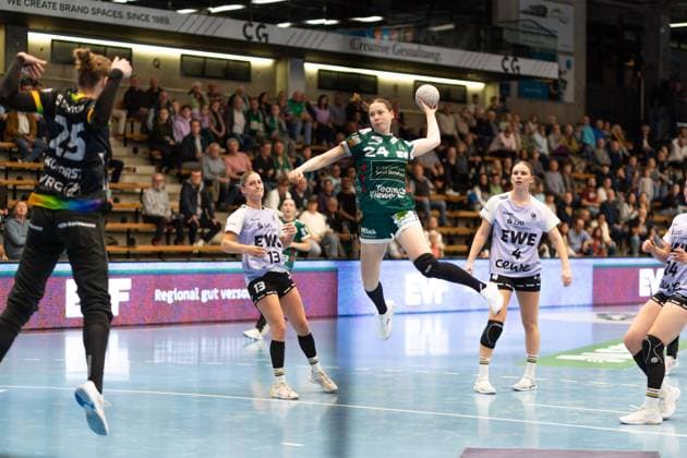 Madita Kohorst VfL Oldenburg, 25 and Luisa Scherer Frisch Auf Goeppingen, 24 , Frisch Auf Goeppingen Women vs VfL Oldenburg, Handball, Bundesliga, 08 Matchday, Season 2025 2026, 08 10 2025, Frisch Auf Goeppingen Women vs VfL Oldenburg, Handball, Bundesliga, 08 Matchday, Season 2025 2026, 08 10 2025 Goeppingen Copyright: xEibner-Pressefoto MaxxVogelx EP_MVL