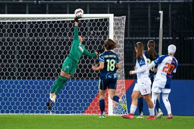 Zurich, Switzerland, October 8th 2025 Lauren Rose Kozal (99 Grasshopper Club) in action during the UEFA Womens Europa Cup match between GC Frauenfussball and Ajax Amsterdam at Letzigrund, Zurich, Switzerland. (Priscila Bütler SPP) Copyright: xPriscilaxBütlerx xSPPx spp-en-PrBSp-_A929116