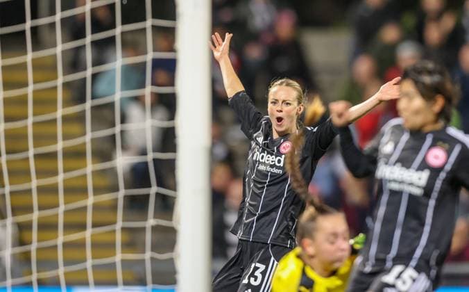 DEU, Frankfurt, Eintracht Frankfurt vs 1 FC Slovacko, UEFA WomenÊ¼s Europa Cup, UEFA, Season 2526, Stadion am Bretanobad, Playoffs, First leg in picture Nina Lührßen Eintracht Frankfurt 11 scores the goal for 3 0, Amanda Ilestedt Eintracht Frankfurt 13 , Cheers DFB DFL REGULATIONS PROHIBIT ANY USE OF PHOTOGRAPHS AS IMAGE SEQUENCES AND OR QUASI VIDEO, 08 10 2025 Copyright: HMBxMedia HendrikxHamelau