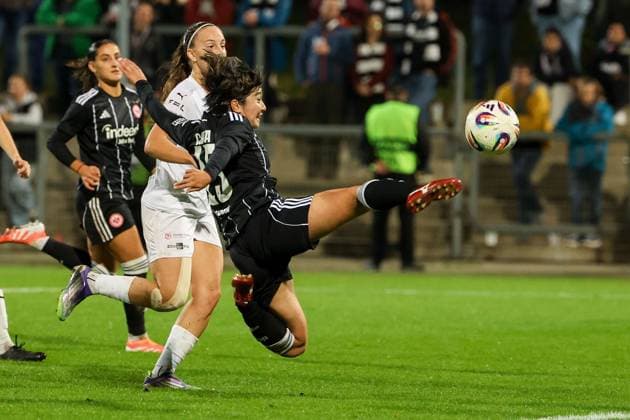2025 10 03 xJFx second qualifying round UEFA Women™s Europa Cup 2025 2026 Eintracht Frankfurt 1 FC Slovacko v l , in the air Remina Chiba Eintracht Frankfurt in aktion, in action, DFL DFB REGULATIONS PROHIBIT ANY USE OF PHOTOGRAPHS as IMAGE SEQUENCES and or QUASI VIDEO Copyright: JoaquimxFerreira