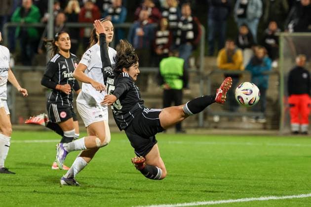 2025 10 03 xJFx second qualifying round UEFA Women™s Europa Cup 2025 2026 Eintracht Frankfurt 1 FC Slovacko v l , in the air Remina Chiba Eintracht Frankfurt in aktion, in action, DFL DFB REGULATIONS PROHIBIT ANY USE OF PHOTOGRAPHS as IMAGE SEQUENCES and or QUASI VIDEO Copyright: JoaquimxFerreira