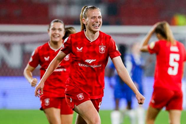 Lieske Carleer of FC Twente celebrates after the final whistle FC Twente v Chelsea FC, UEFA Women s Champions League 2025 26 League Phase MD1, FC Twente v Chelsea FC Women, FC Twente Stadion, October 8, 2025, Enschede, Netherlands.