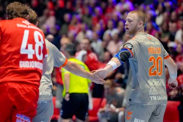 Handball, Champions League Kolstad Aalborg Trondheim 20251008 Aalborgs Felix Möller during the Champions League handball match between Kolstad and Aalborg in Trondheim Spektrum Photo Ole Martin Wold NTB Trondheim Norway EDITORIAL USE ONLY RESTRICTED USE FOR BETTING COMPANIES Copyright: xOlexMartinxWoldx xNTBx