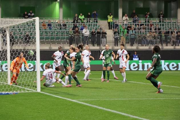 08 10 2025, xgrfx, Football UEFA WomenÂs Champions League, VfL Wolfsburg Paris Saint Germain v l Tor, Alexandra Popp VfL Wolfsburg DFL DFB REGULATIONS PROHIBIT ANY USE OF PHOTOGRAPHS as IMAGE SEQUENCES and or QUASI VIDEO Wolfsburg