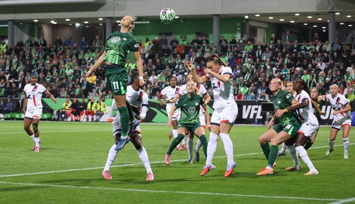Women VfL Wolfsburg vs Paris Saint Germain Wolfsburg, 08 10 2025, Womens soccer, Champions League, Matchday 1, VfL Wolfsburg vs Paris Saint Germain, Picture shows Alexandra Popp vfL, 11 Wolfsburg