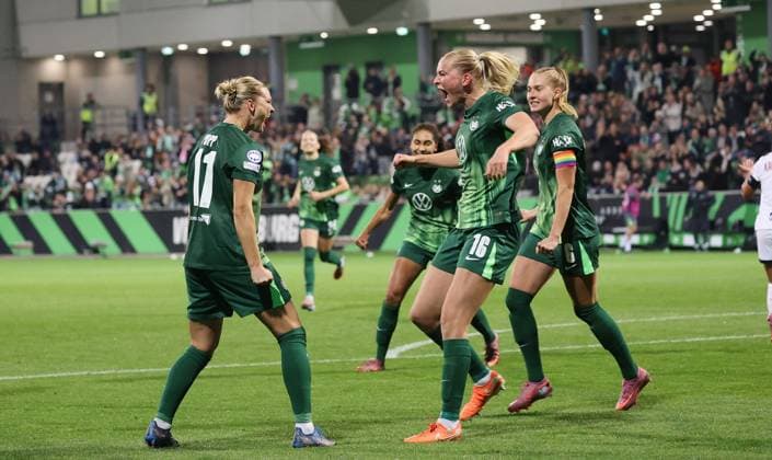 Women VfL Wolfsburg vs Paris Saint Germain Wolfsburg, 08 10 2025, Womens soccer, Champions League, Matchday 1, VfL Wolfsburg vs Paris Saint Germain, Picture shows Alexandra Popp vfL, 11 Wolfsburg