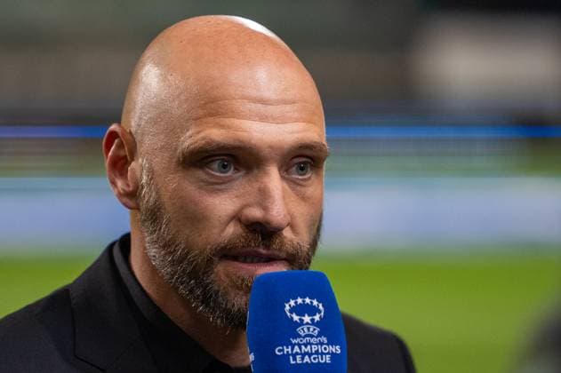 Germany, Football, UEFA, Women™s Champions League, Matchday 1 2025 2026, VfL Wolfsburg Paris St Germain on 08 10 in Wolfsburg AOK Stadion Stephan Lerch Coach VfL Wolfsburg during the pre-match interview Copyright: xSvenxHeidmannx