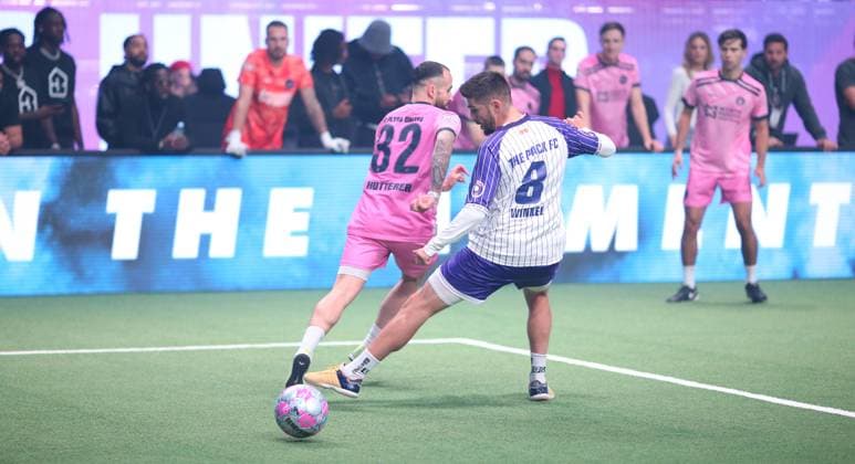Recording date 6 October 2025 Indoor soccer, The Icon League, season three, match day two at Sporthalle Hamburg in Alsterdorf Match two Plyrs United The Pack FC Michael Hutterer Plyrs United, l , Stefan Winkel Winterhude Hamburg