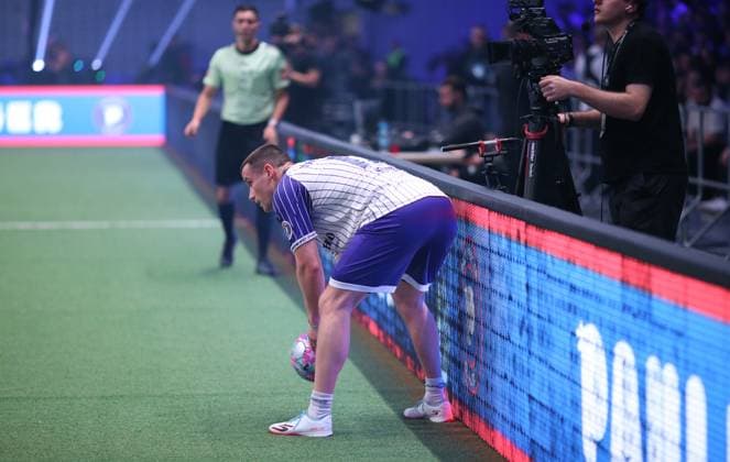 Recording date 6 October 2025 Indoor soccer, The Icon League, season three, match day two at Sporthalle Hamburg in Alsterdorf Match two Plyrs United The Pack FC Christian Clemens Pack FC Winterhude Hamburg