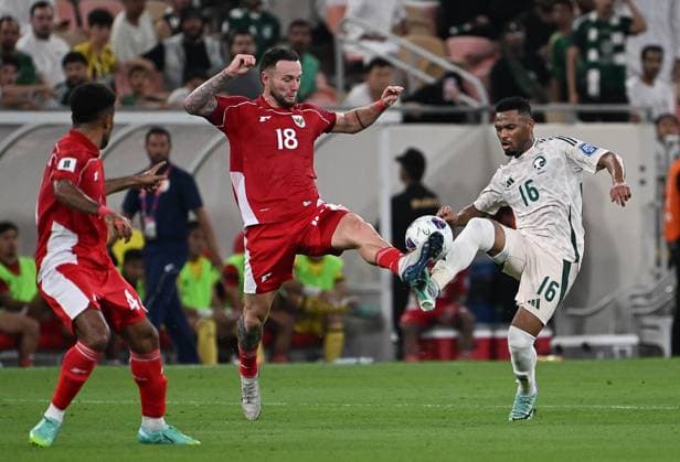 Fourth round of the AFC qualifiers for the 2026 FIFA World Cup, WM, Weltmeisterschaft, Fussball between Saudi Arabia and Indonesia Marc Klok Player battles for the ball Aiman yahya .Fourth round of the AFC qualifiers for the 2026 FIFA World Cup between Saudi Arabia and Indonesia. 7 October 2025 at Al-Inma Stadium in King Abdullah Sports City, Jeddah.