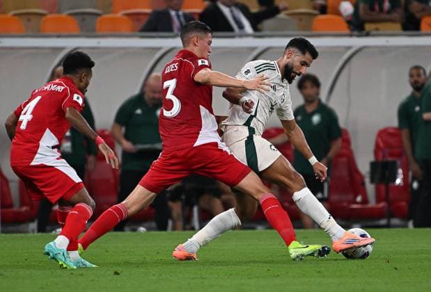 Fourth round of the AFC qualifiers for the 2026 FIFA World Cup, WM, Weltmeisterschaft, Fussball between Saudi Arabia and Indonesia Jay noah Idzes Strong tackle to win the ballFourth round of the AFC qualifiers for the 2026 FIFA World Cup between Saudi Arabia and Indonesia. 7 October 2025 at Al-Inma Stadium in King Abdullah Sports City, Jeddah.